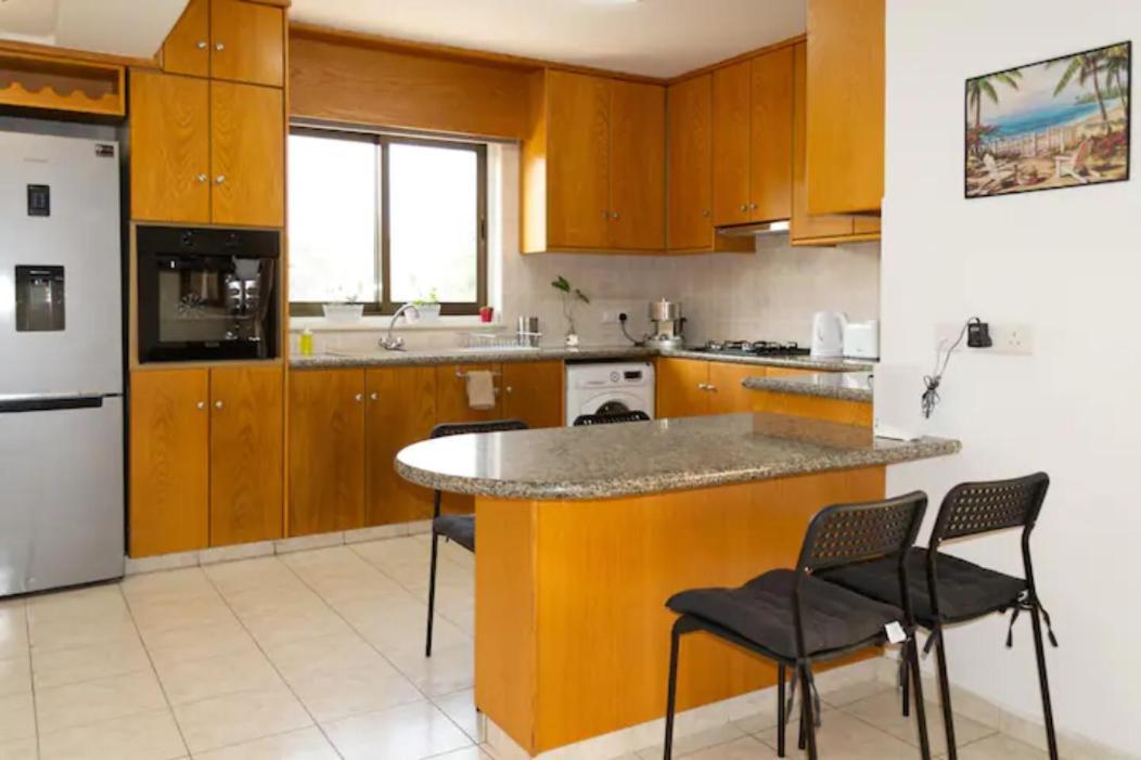 Guest Apartments Limassol Exteriör bild